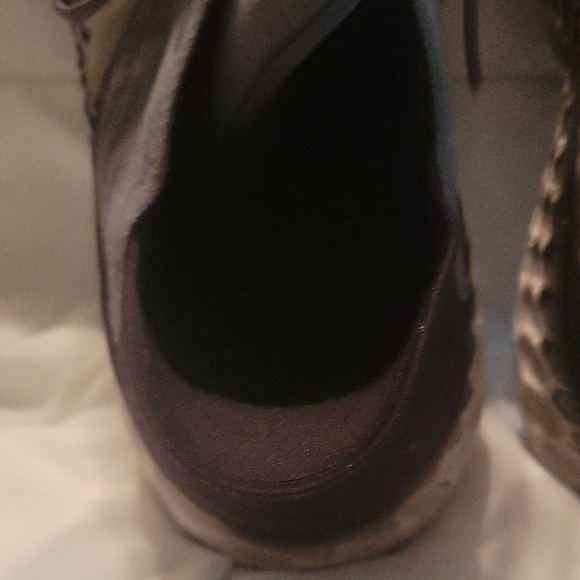 New Balance Gray/Black Fresh Foam 1080 Sneakers - Picture 6 of 9